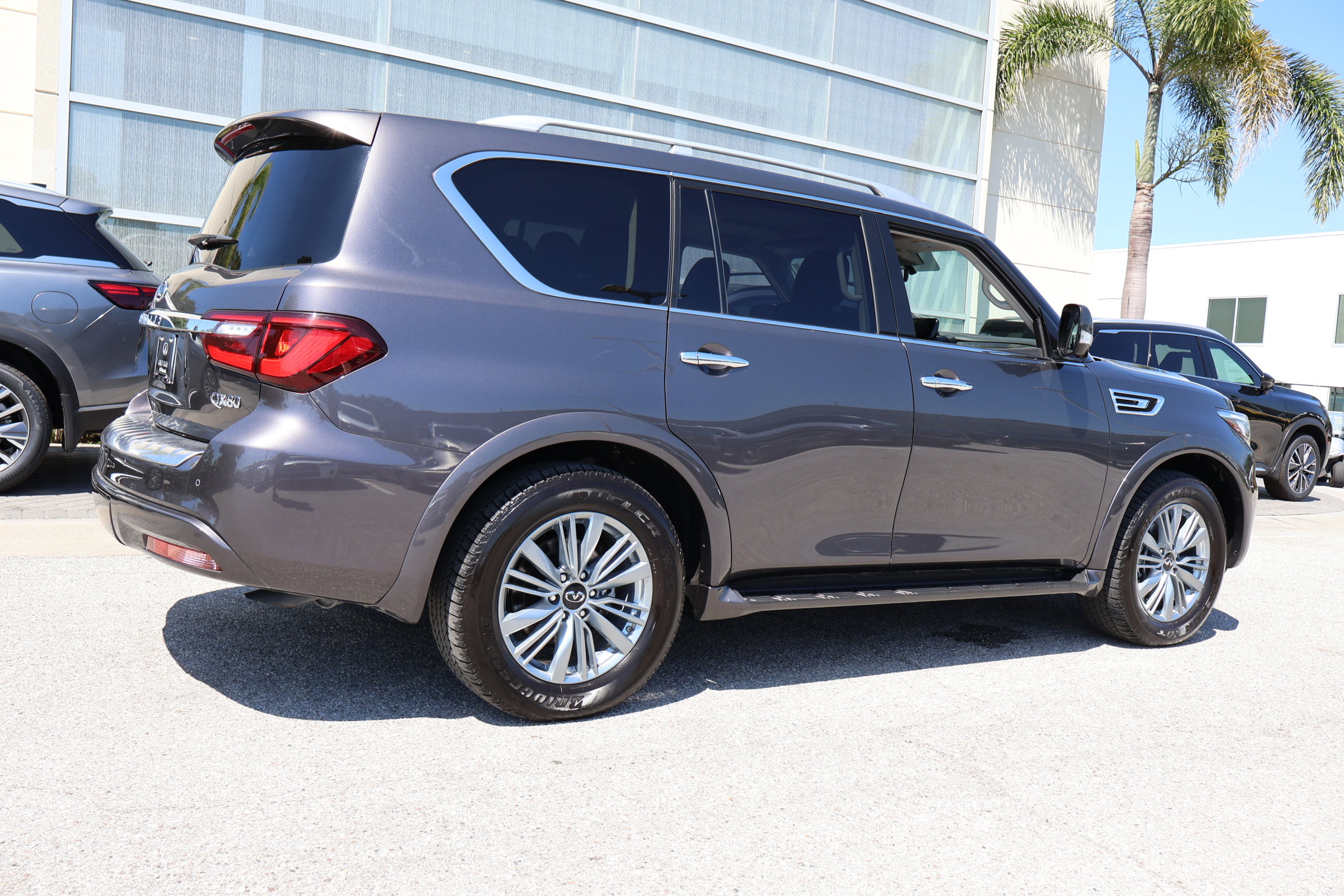 2024 Infiniti QX80 Luxe photo 8