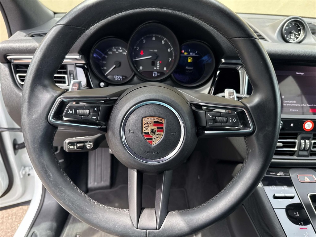 2024 Porsche Macan T photo 23