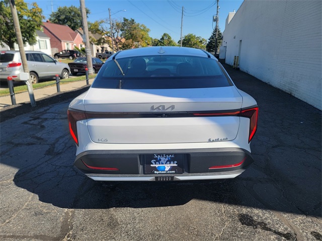 2025 Kia K4 LX photo 2