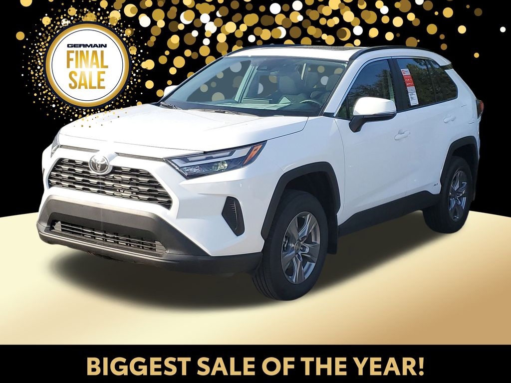 2025 Toyota RAV4 XLE's photo