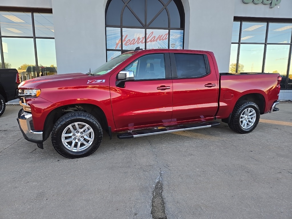 2019 Chevrolet Silverado 1500 LT photo 3