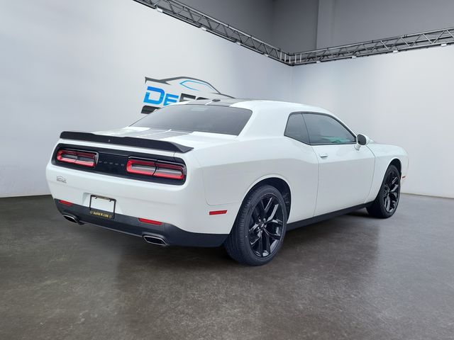 2021 Dodge Challenger SXT photo 3