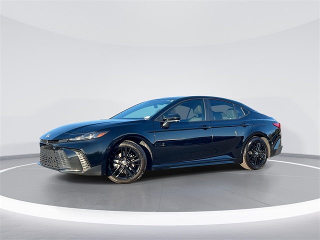 2025 Toyota Camry SE's photo