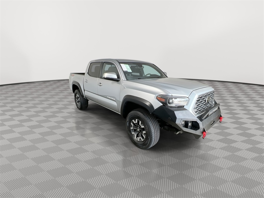 2023 Toyota Tacoma TRD Off-Road photo 2