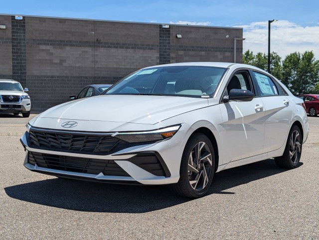 New 2025 SERENITY WHITE / GRAY Hyundai SEL Sport image 1