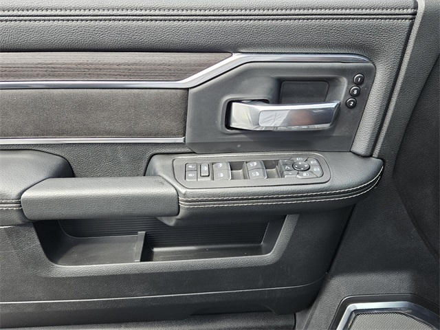 2025 Ram 2500 Laramie photo 29