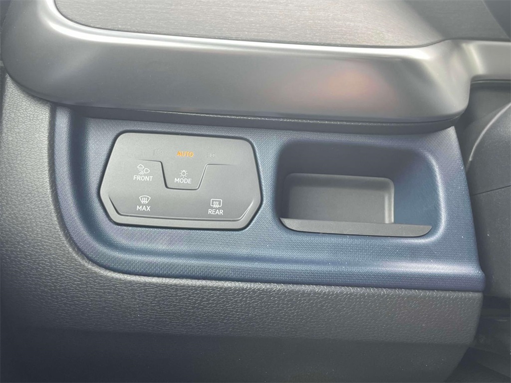 2025 Volkswagen ID. Buzz Pro S photo 18