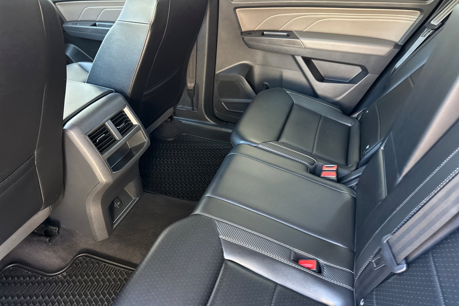 2022 Volkswagen Atlas Cross Sport SE photo 12
