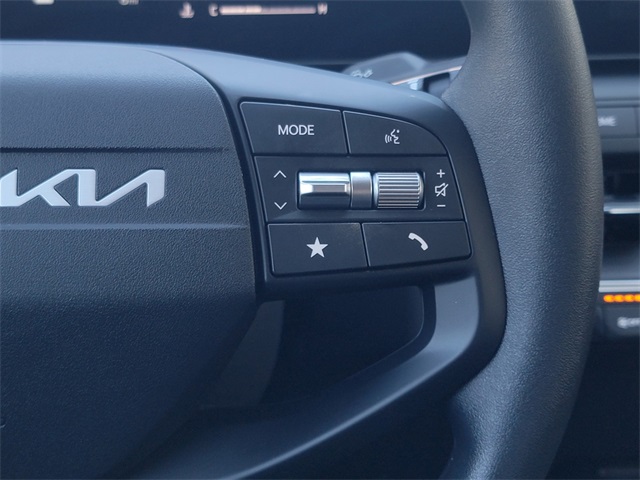 2025 Kia K4 LXS photo 25