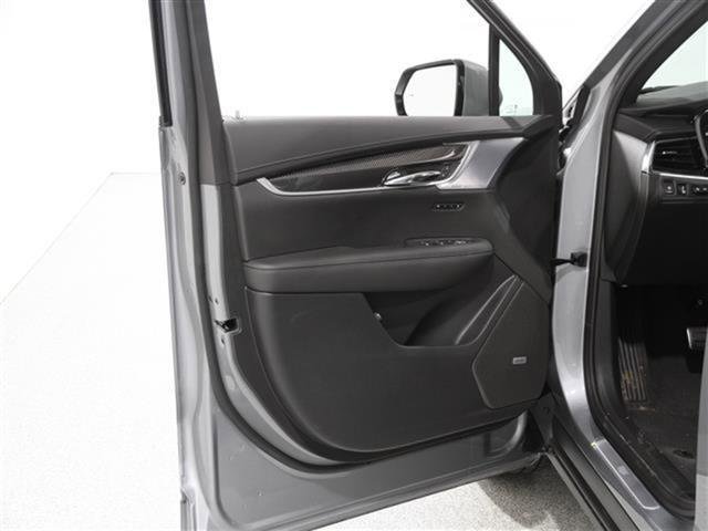 2025 Cadillac XT6 Sport photo 4