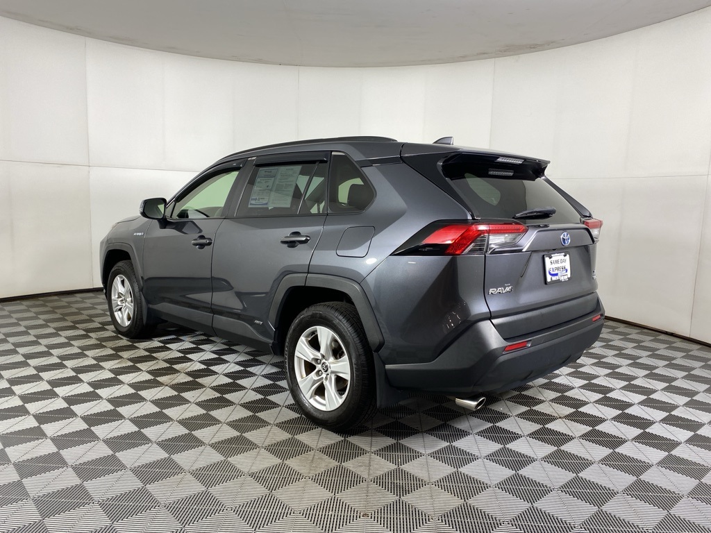 2020 Toyota RAV4 Hybrid XLE photo 13