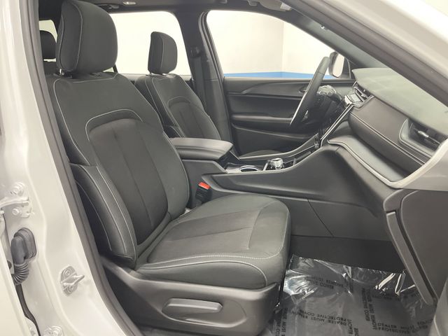 2024 Jeep Grand Cherokee Laredo photo 27