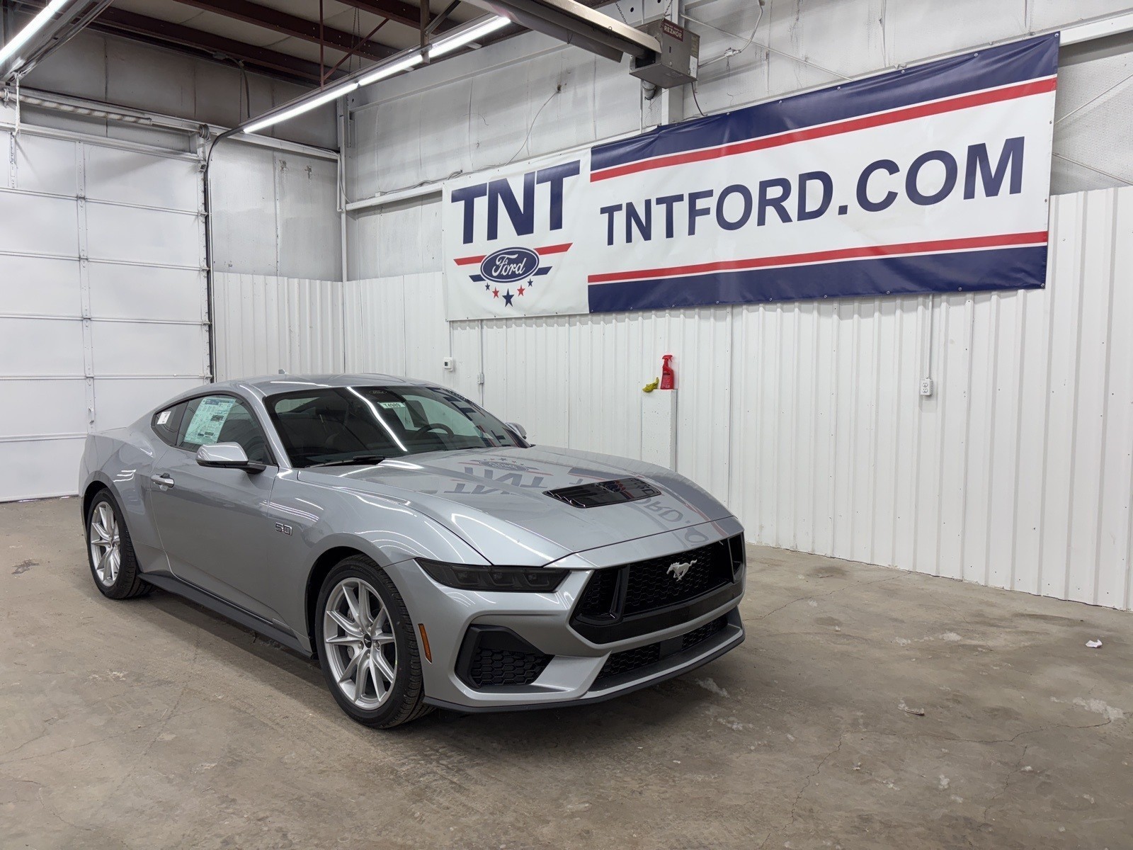2025 Ford Mustang GT Premium photo 2