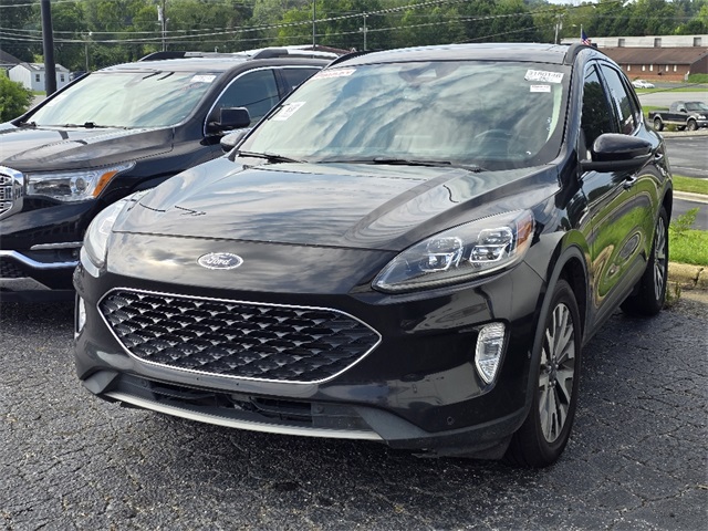2020 Ford Escape Titanium Hybrid photo 2