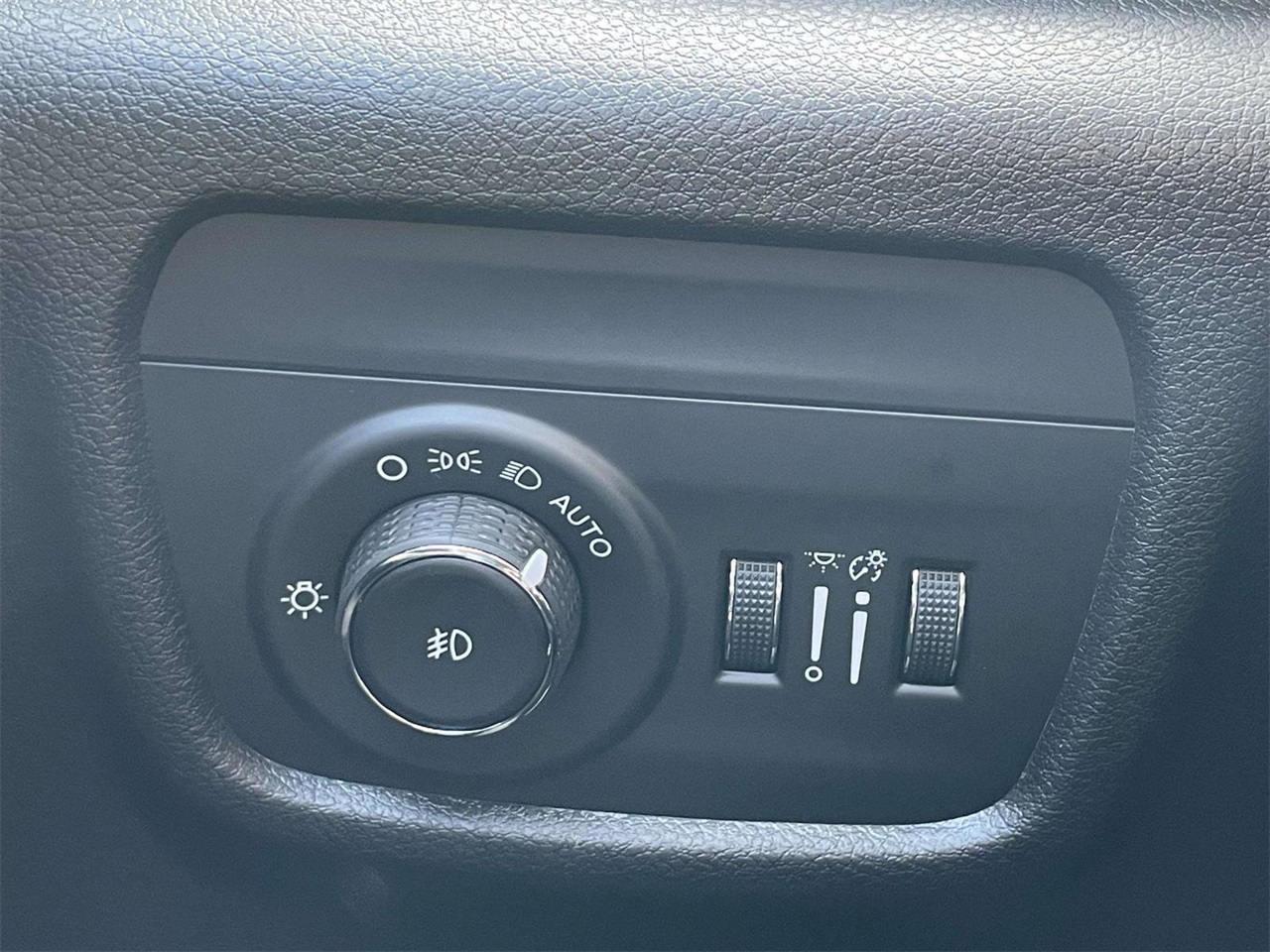 2025 Jeep Grand Cherokee Limited photo 7