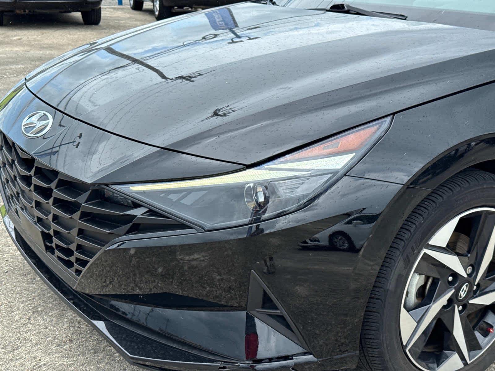 2023 Hyundai Elantra SEL photo 2