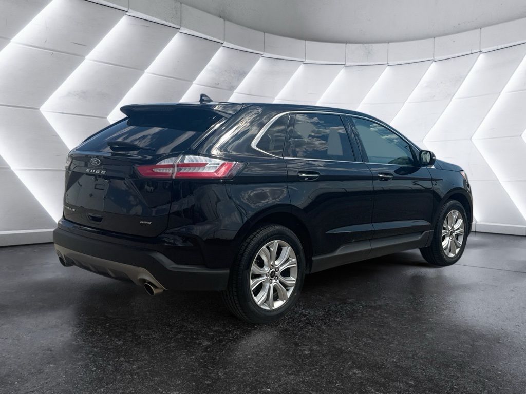 2023 Ford Edge Titanium photo 4