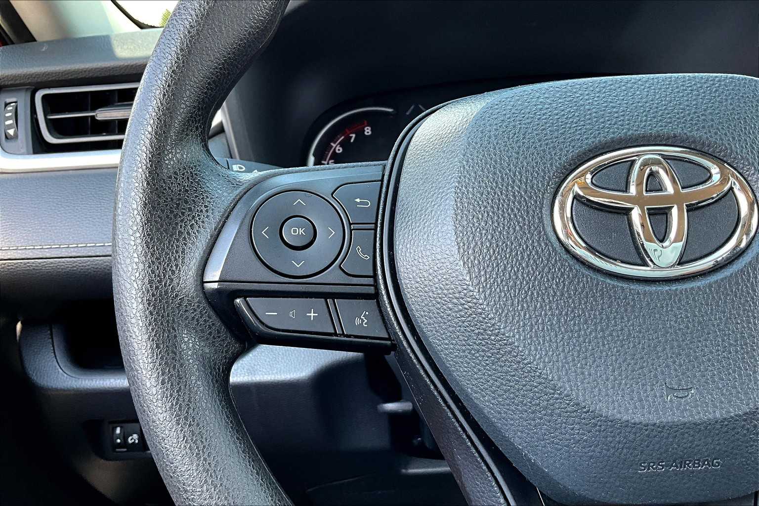 2024 Toyota RAV4 LE photo 21