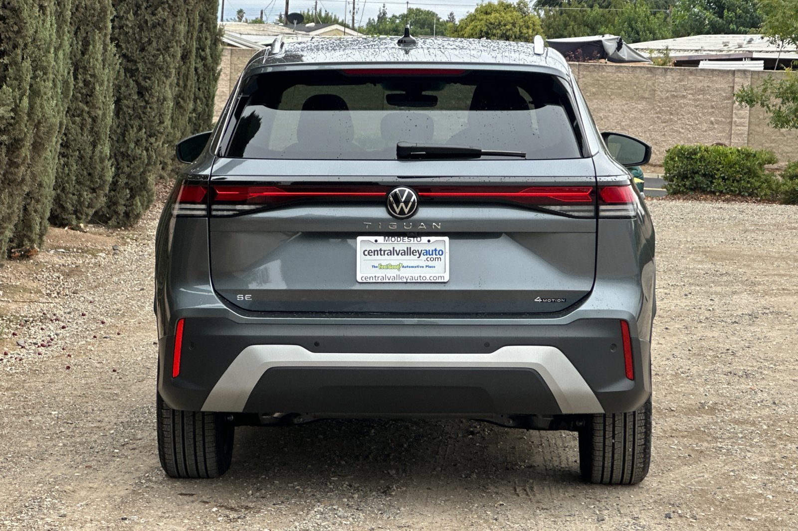 2025 Volkswagen Tiguan SE photo 3