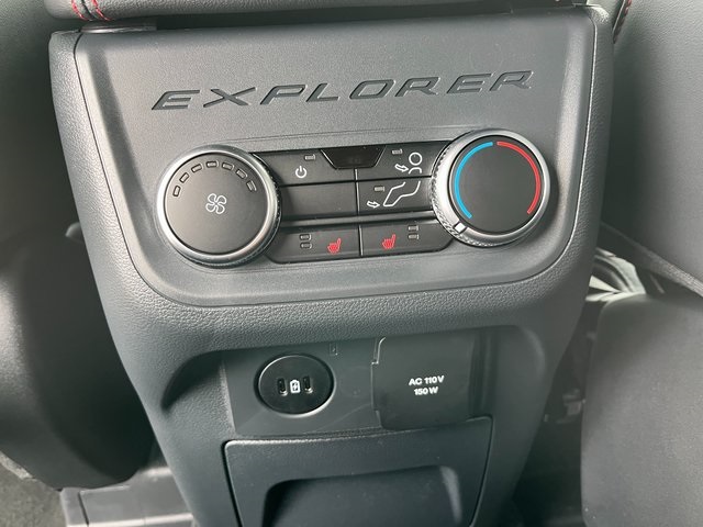 2025 Ford Explorer ST-Line photo 15
