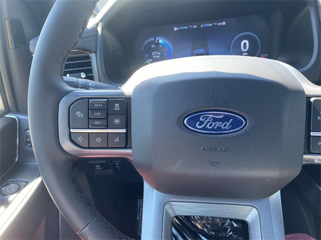 2025 Ford F-150 Lightning photo 12
