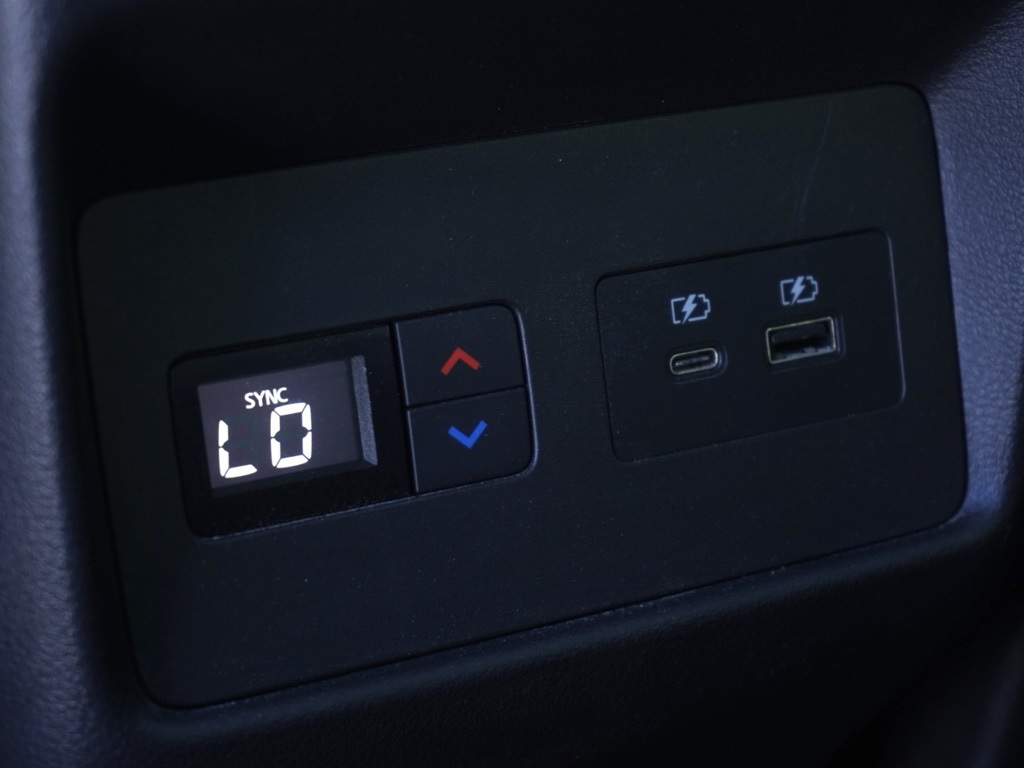 2023 Nissan Rogue SL photo 24