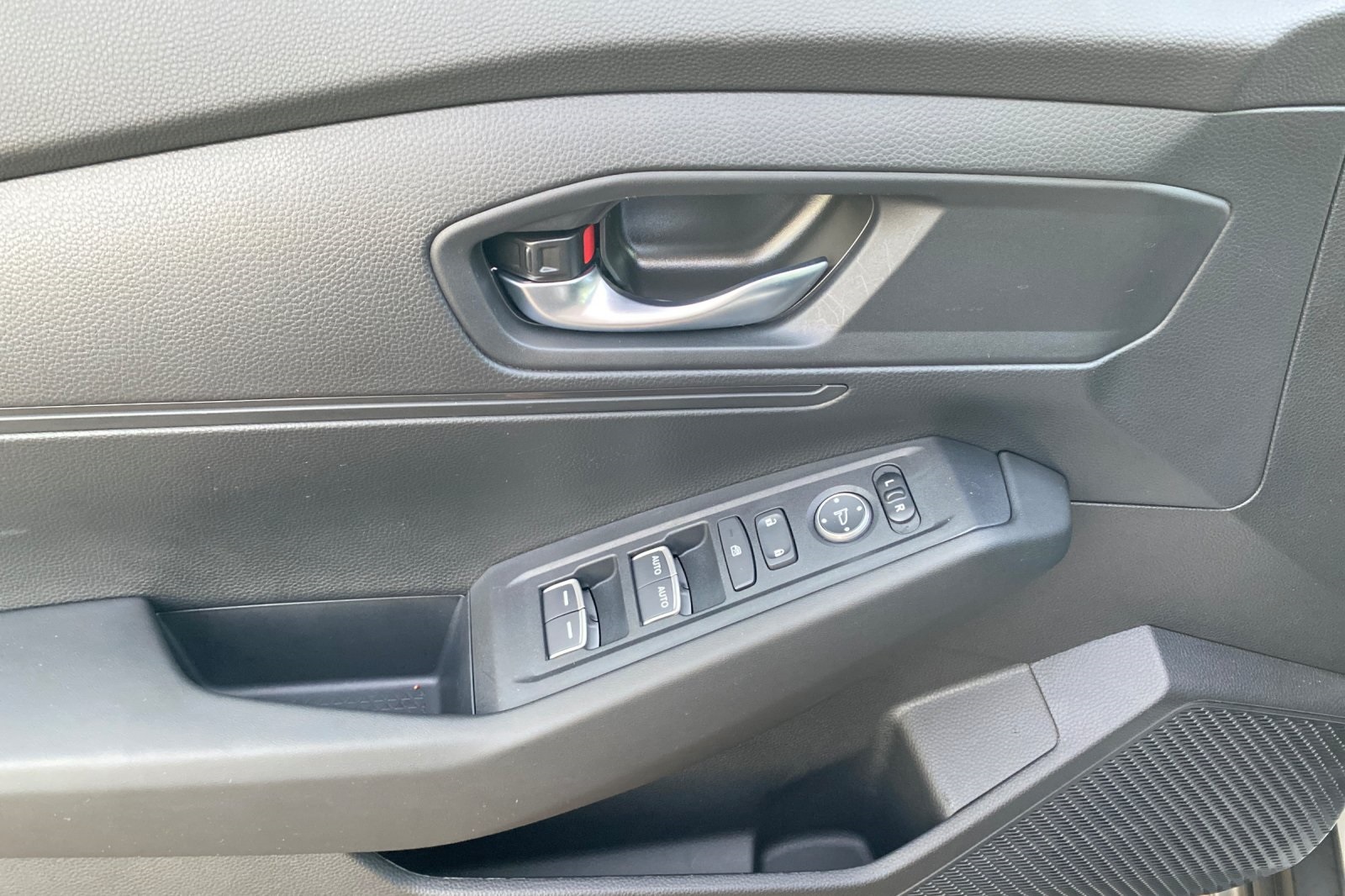 2025 Honda Accord LX photo 10