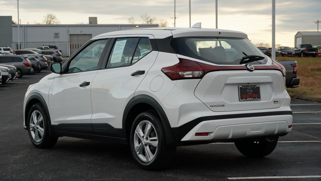 2021 Nissan Kicks S photo 4