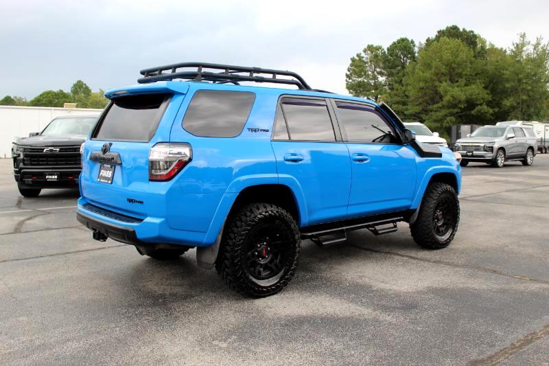 2019 Toyota 4Runner SR5 photo 5