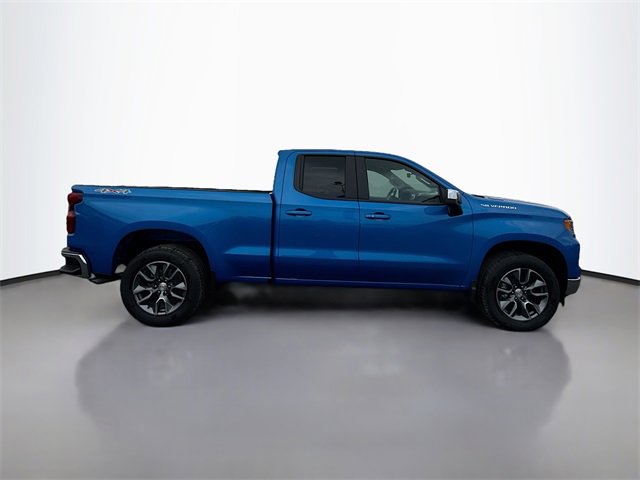 2026 Chevrolet Silverado photo 4