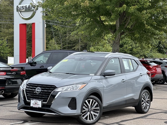 2023 Nissan Kicks SV photo 2