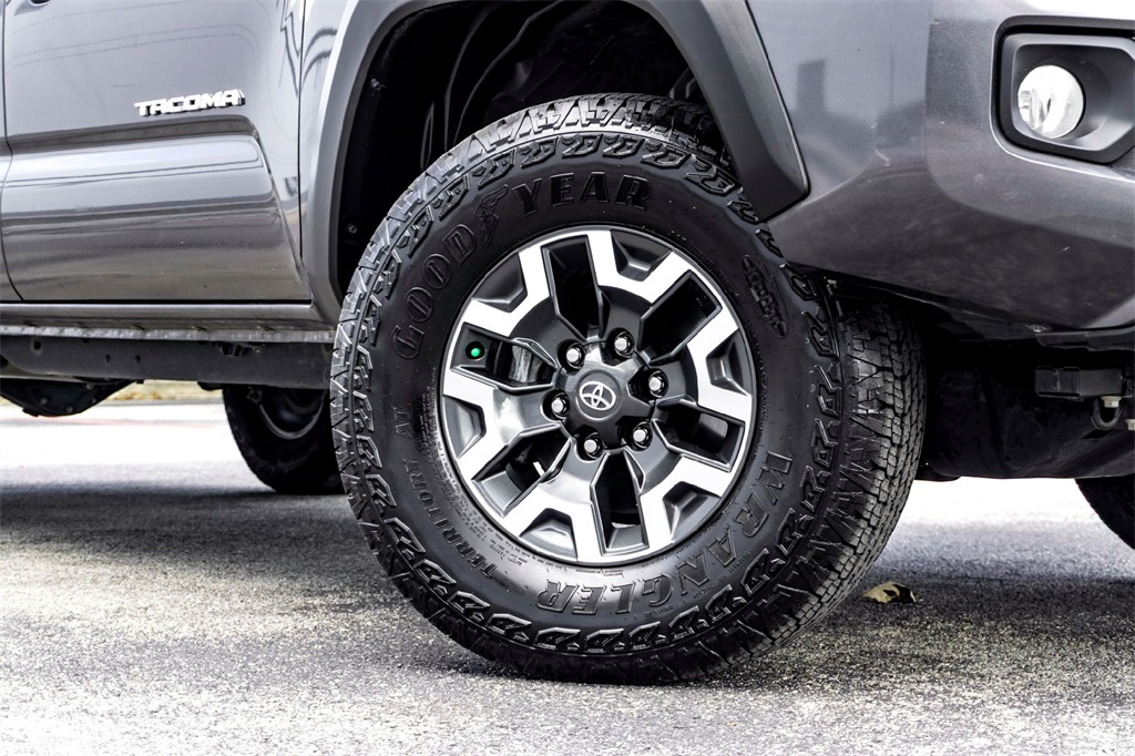 2023 Toyota Tacoma SR5 photo 2