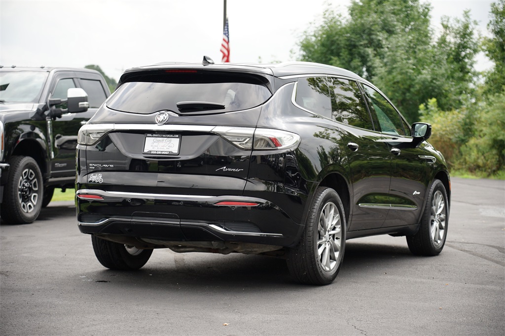 2022 Buick Enclave Avenir photo 3