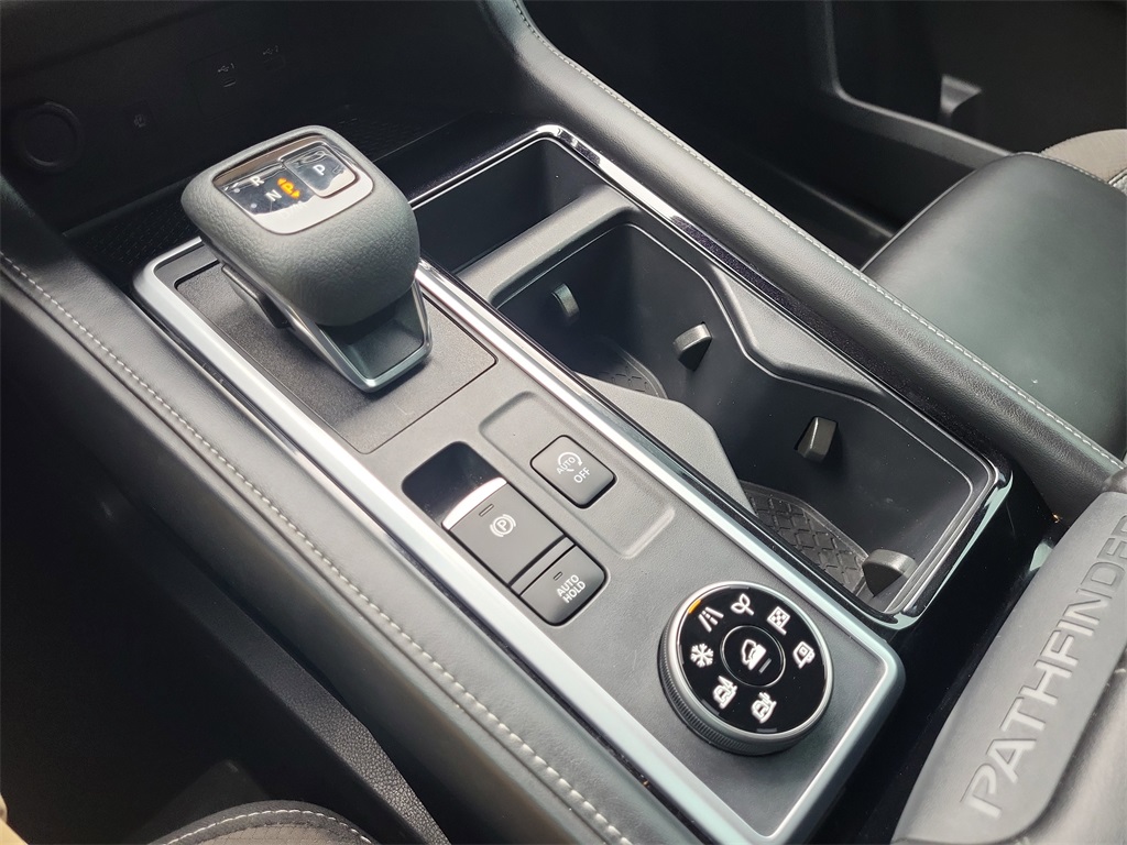 2023 Nissan Pathfinder SL photo 20