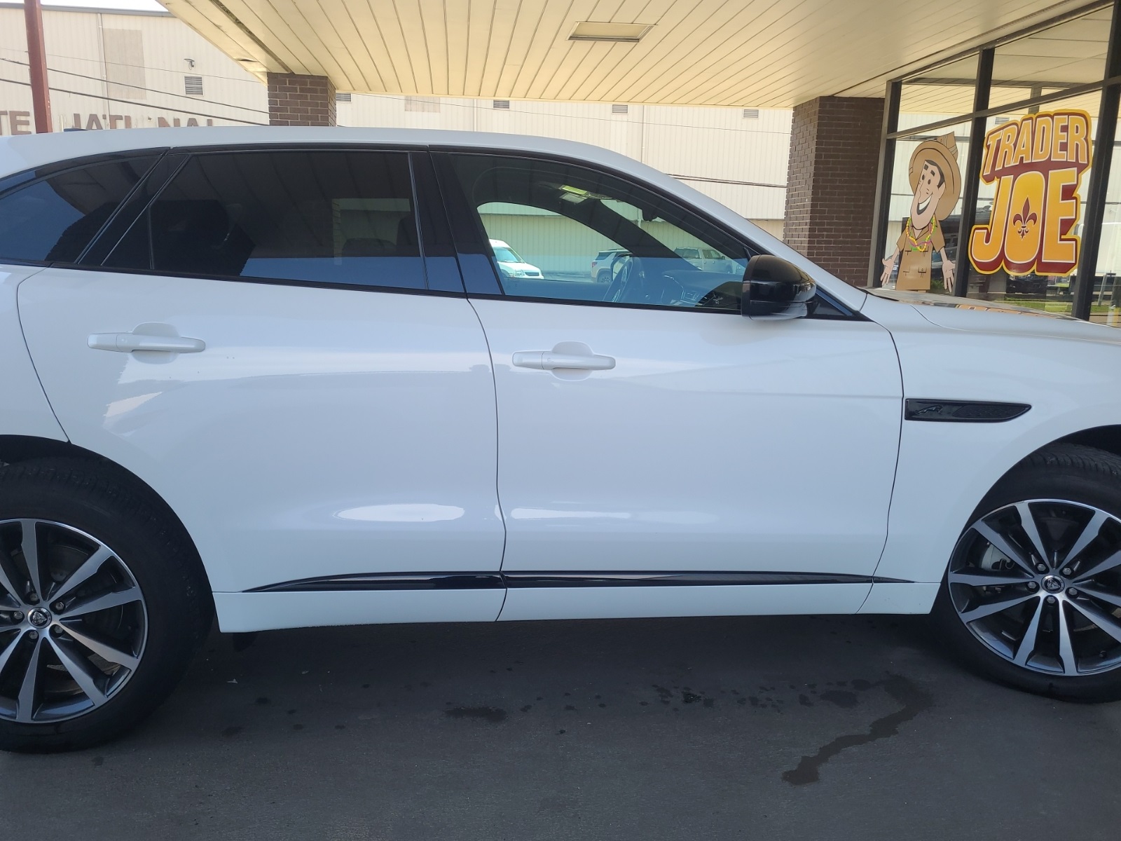 2024 Jaguar F-PACE P250 R-Dynamic S photo 9