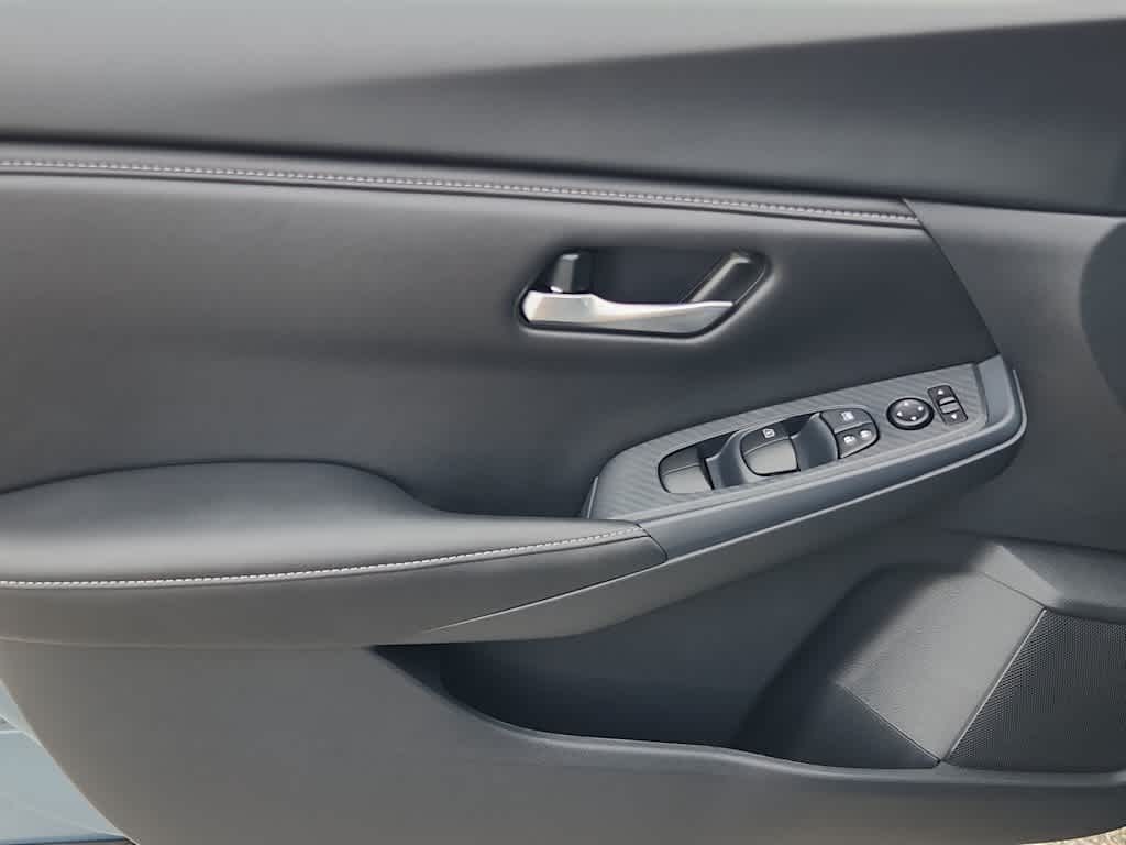 2025 Nissan Sentra SV photo 8