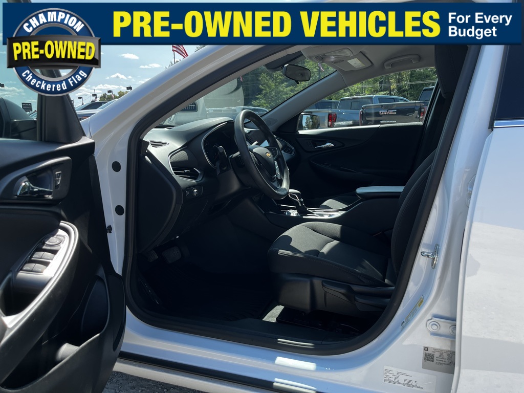 2021 Chevrolet Malibu LS photo 11