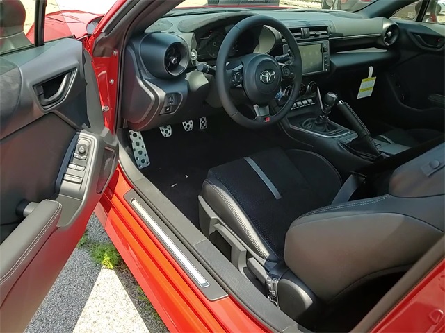 2025 Toyota GR86 Premium photo 9