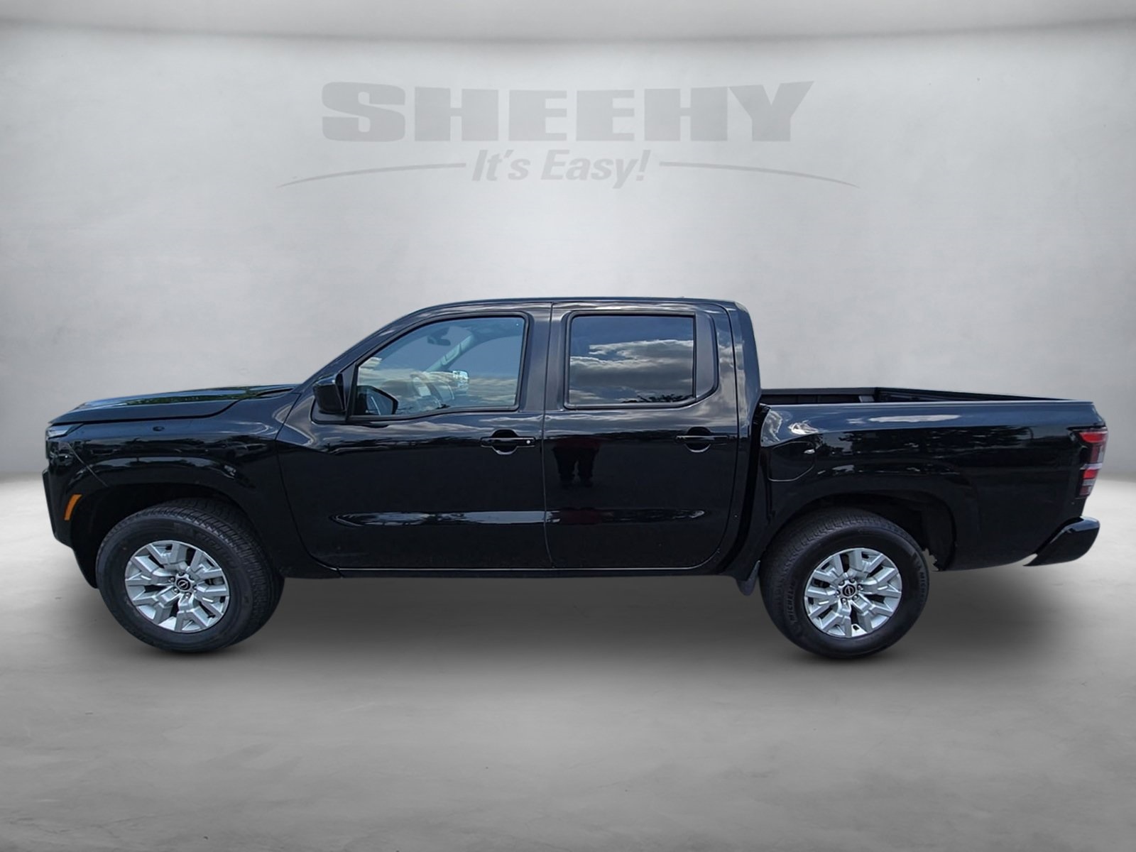 2023 Nissan Frontier SV photo 4