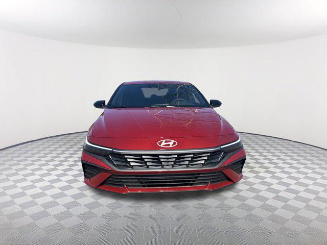 2025 Hyundai Elantra SEL Sport photo 2