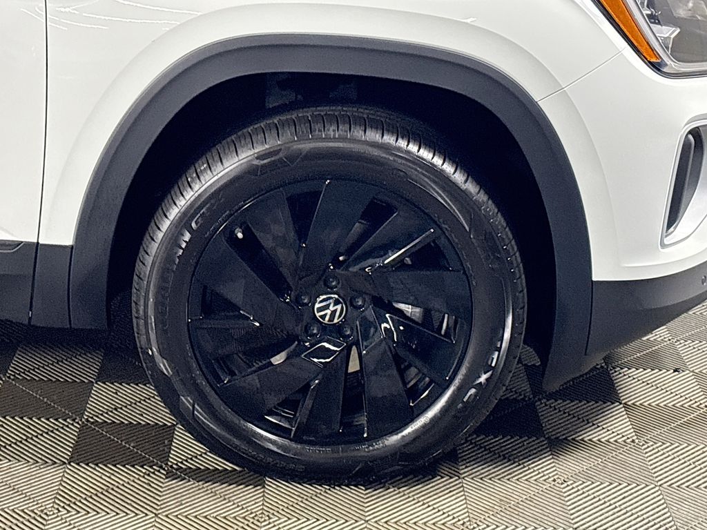 2025 Volkswagen Atlas SE Technology photo 22