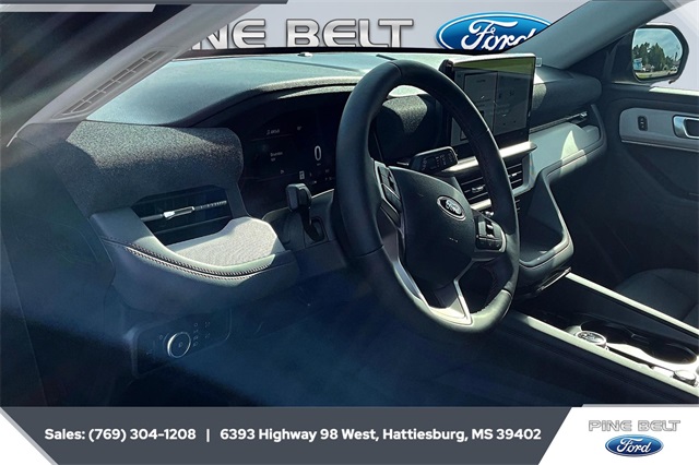 2025 Ford Explorer photo 4