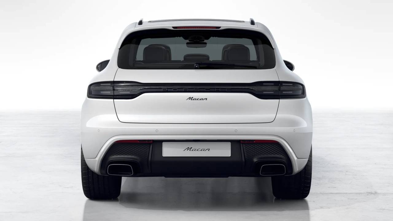 2026 Porsche Macan T photo 8