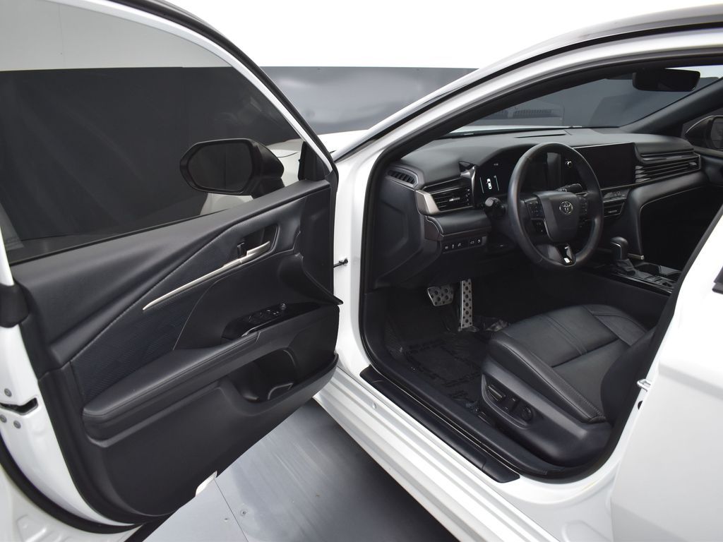 2025 Toyota Camry XSE photo 4