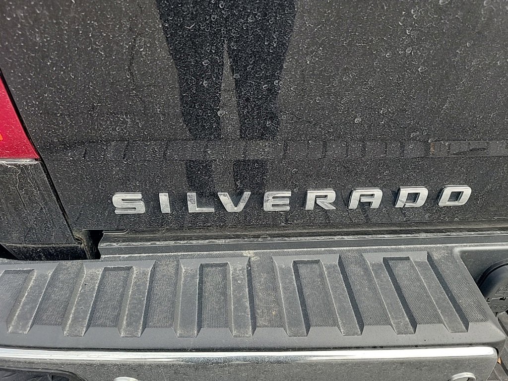 2016 Chevrolet Silverado 1500 LTZ photo 3