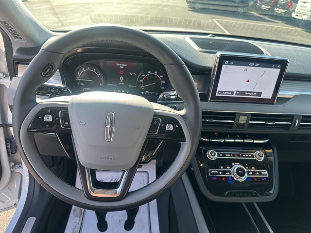 2022 Lincoln Corsair Standard photo 17