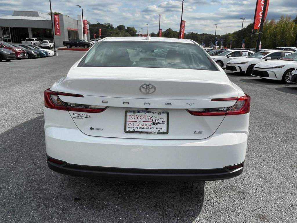 2025 Toyota Camry Hybrid LE photo 3