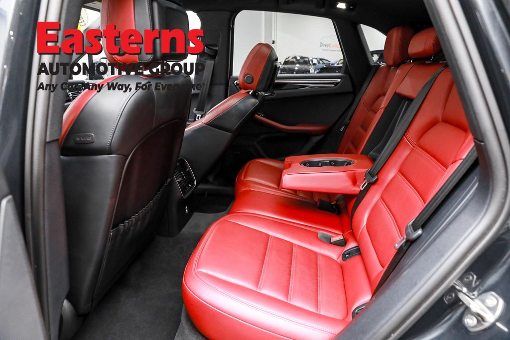 2024 Porsche Macan Base photo 19