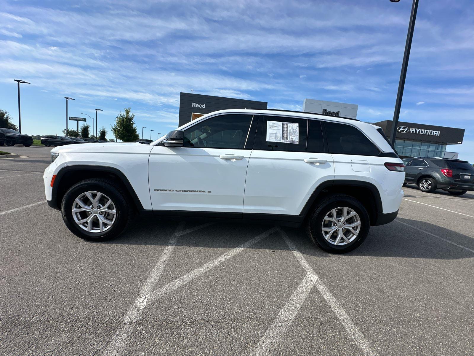 Used 2022 Jeep Grand Cherokee Limited with VIN 1C4RJHBG5N8527148 for sale in Kansas City