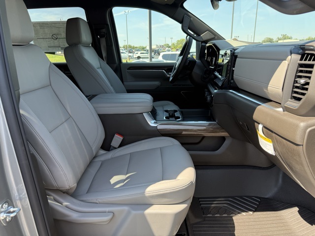 2025 Chevrolet Silverado 2500HD LT photo 8